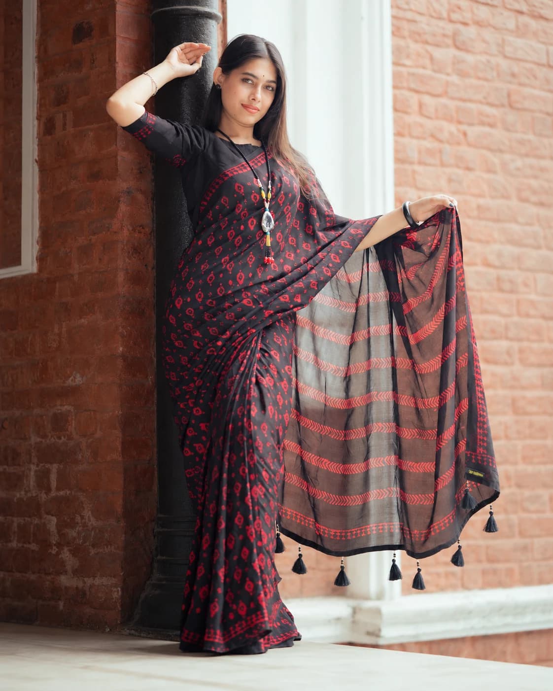 কালোরাঙা – Silk Batik Saree - Image 1 of 6